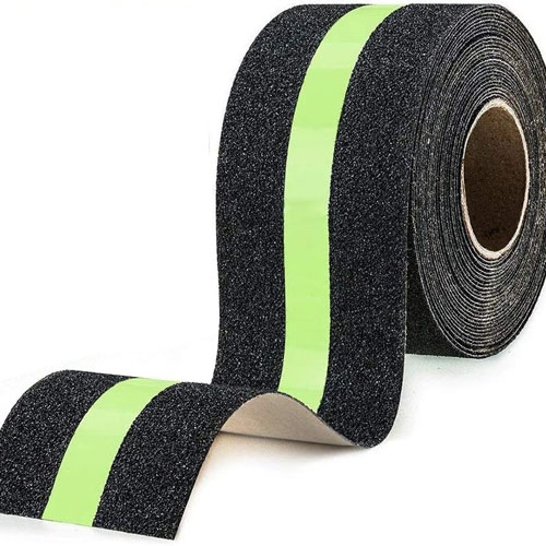 Anti slip tape for outdoor use